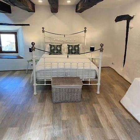 Spacious 1 Bed Home With Shared Pool Champagnac-la-Rivière Buitenkant foto
