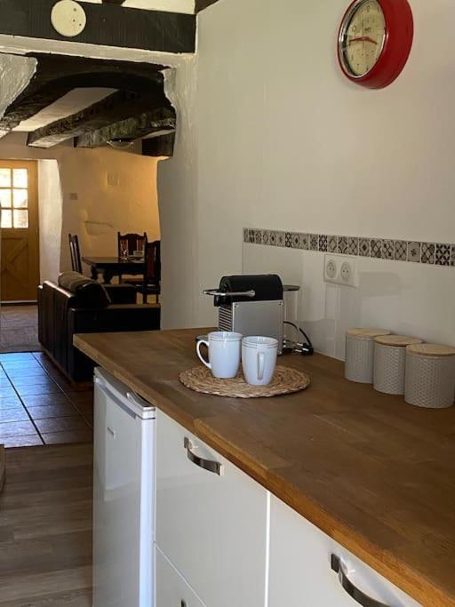 Spacious 1 Bed Home With Shared Pool Champagnac-la-Rivière Buitenkant foto