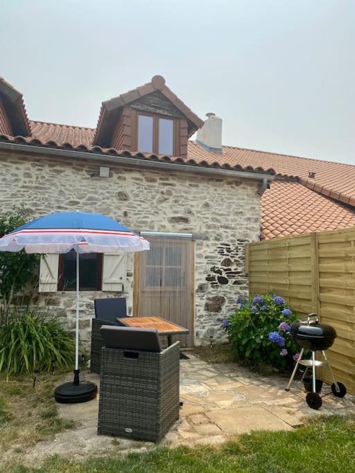 Spacious 1 Bed Home With Shared Pool Champagnac-la-Rivière Buitenkant foto